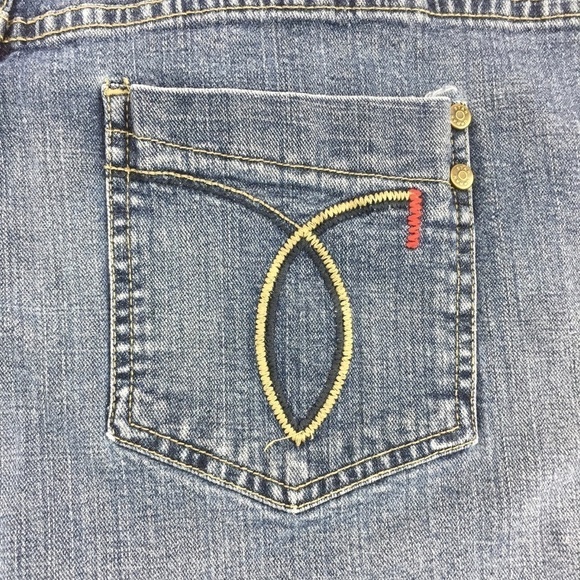 Urban Star Jean Shorts Women's 16 Medium Wash Blue Hemmed Denim Walking Short - Picture 4 of 6